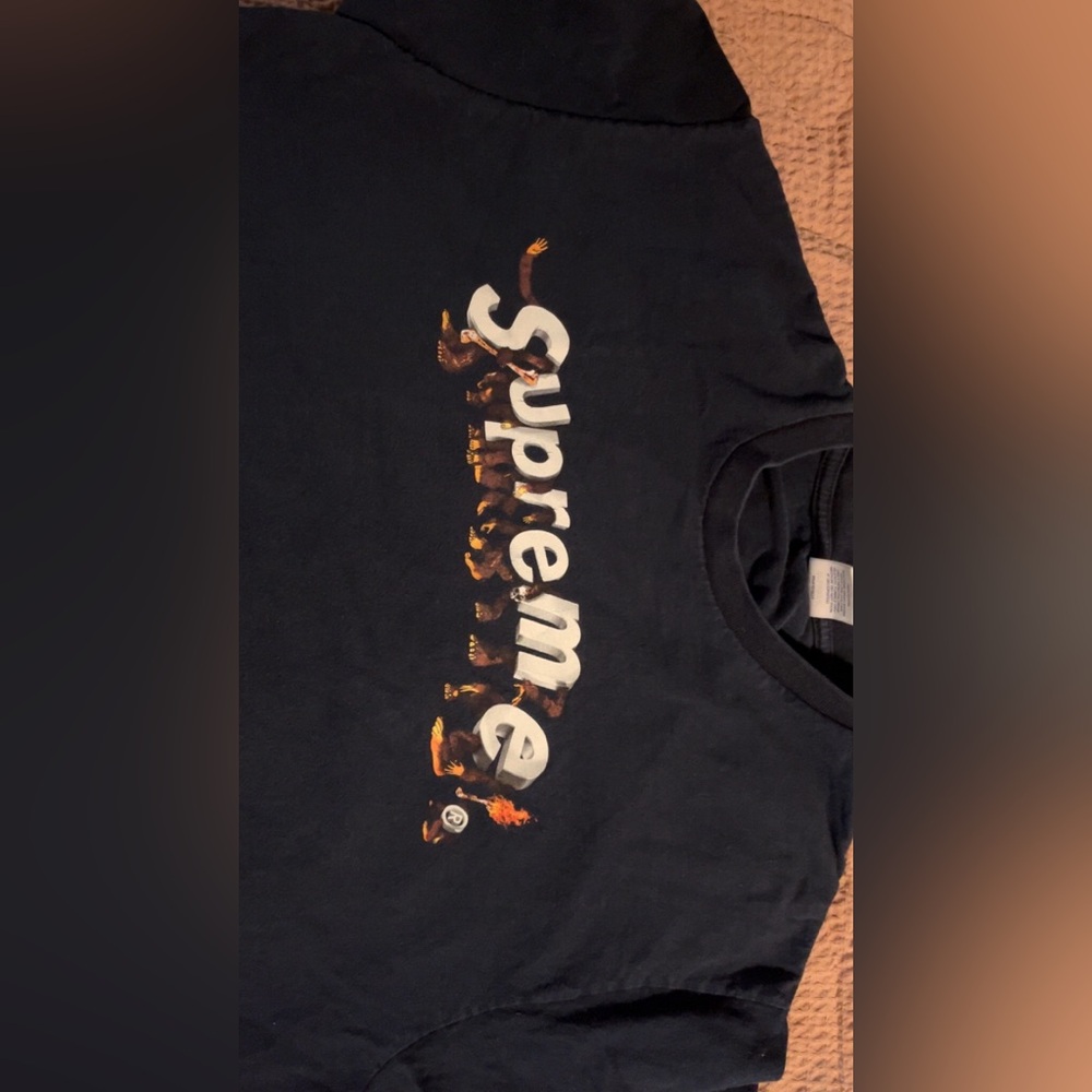 Supreme apes t